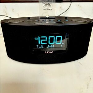 iHome digital clock and charging dock